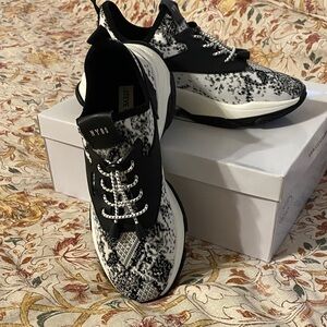 Steve Madden Black and White Sneakers